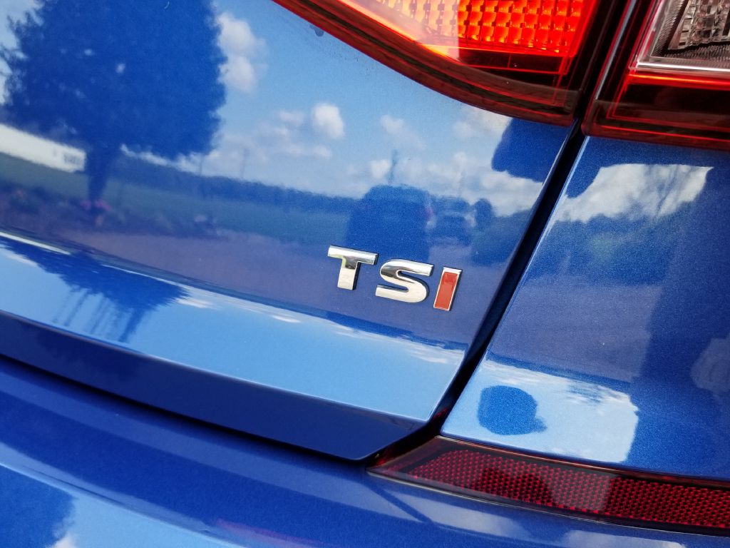 2016 VOLKSWAGEN PASSAT - C6108