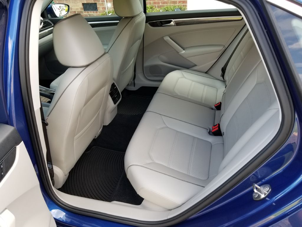 2016 VOLKSWAGEN PASSAT - C6108
