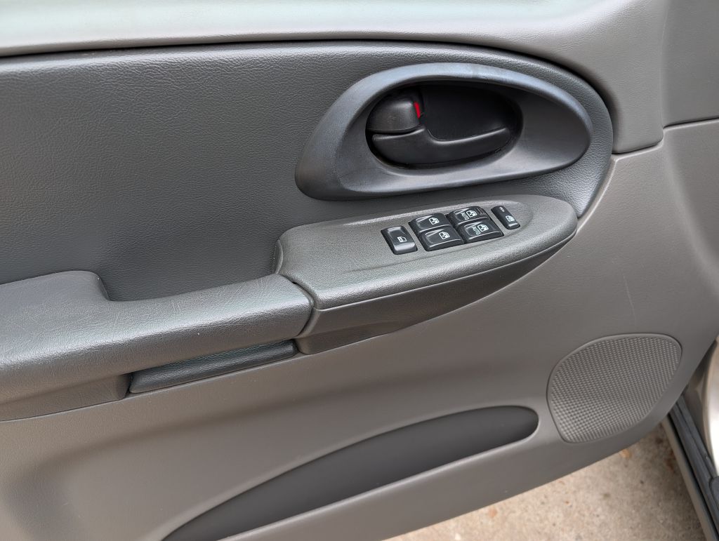 2003 CHEVROLET TRAILBLAZER - C7681