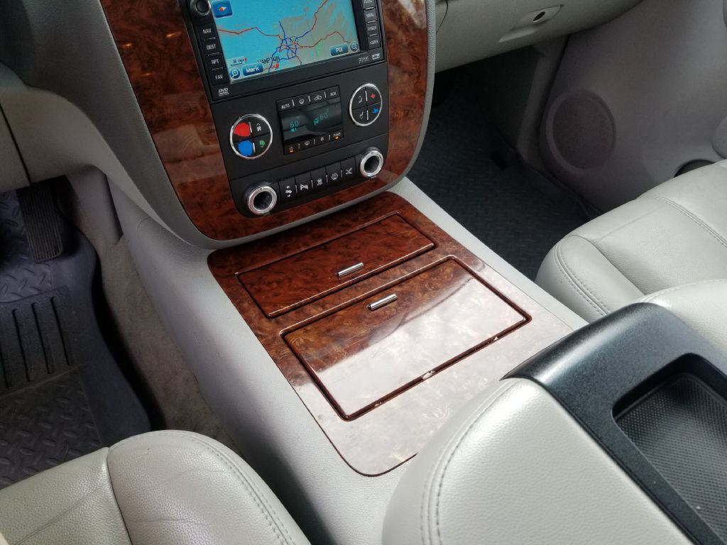2007 CHEVROLET TAHOE LTZ - HAS9105