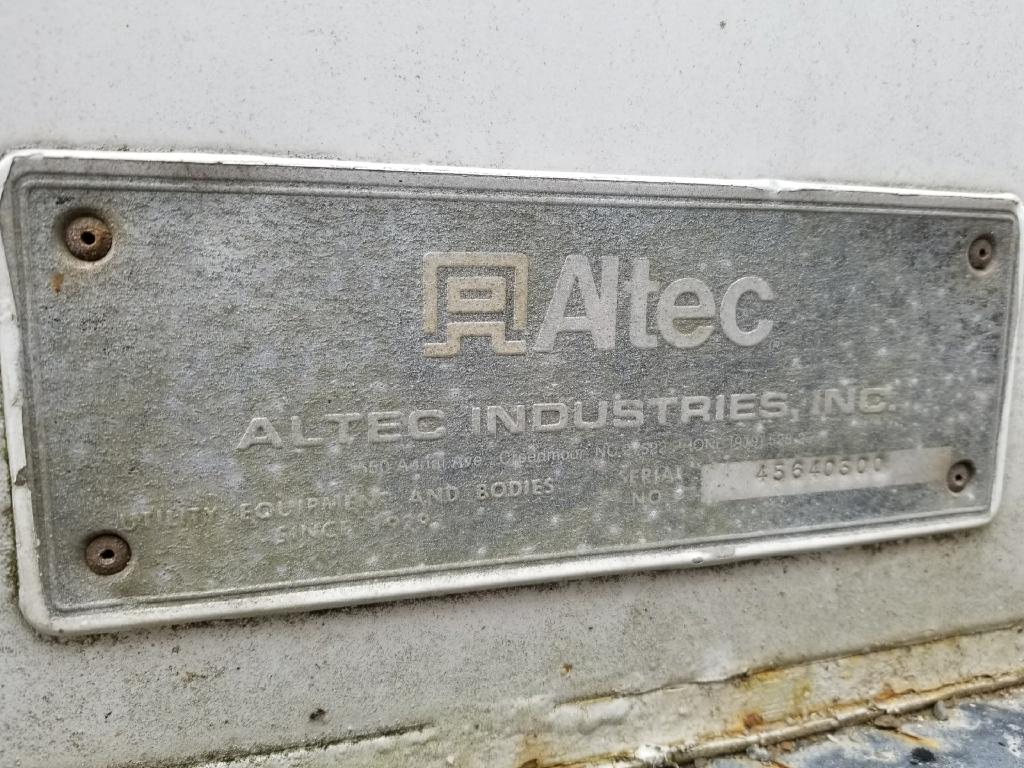 1995 INTERNATIONAL BUCKET TRUCK - MAC-4113