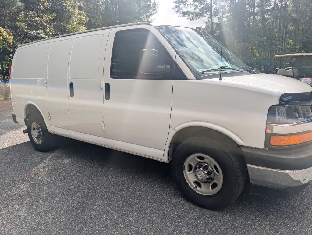 2017 CHEVROLET EXPRESS G2500 - MH9107