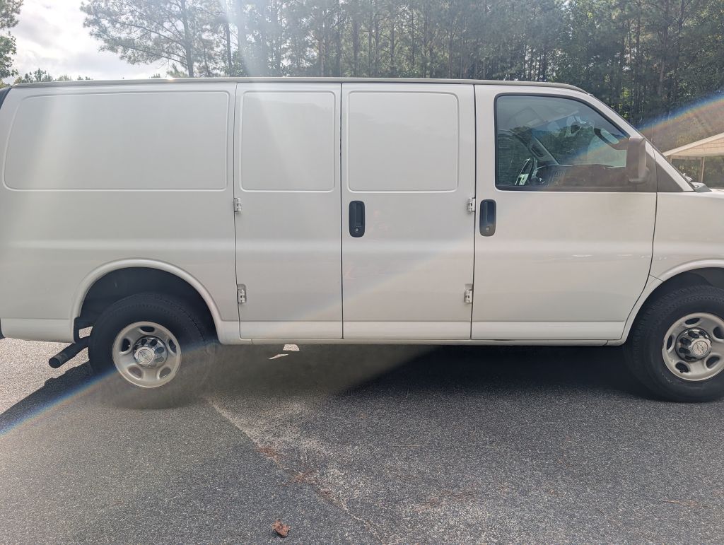 2017 CHEVROLET EXPRESS G2500 - MH9107