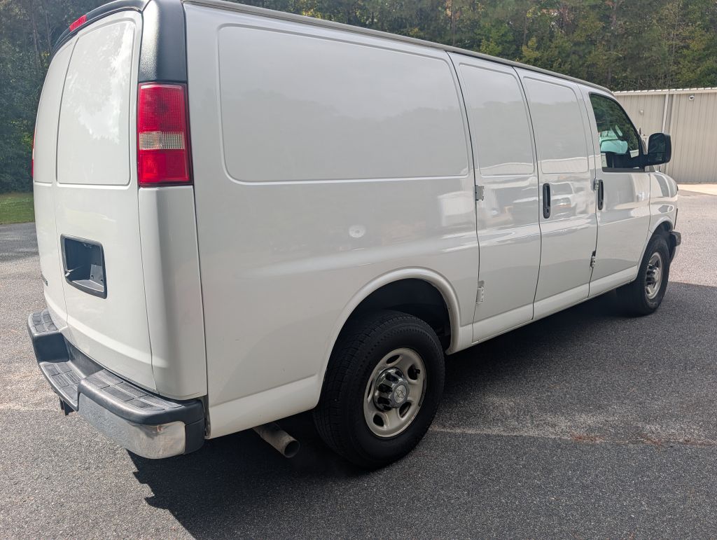 2017 CHEVROLET EXPRESS G2500 - MH9107