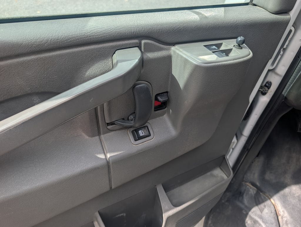2017 CHEVROLET EXPRESS G2500 - MH9107