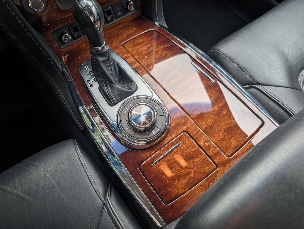2017 INFINITI QX80 - RB4056