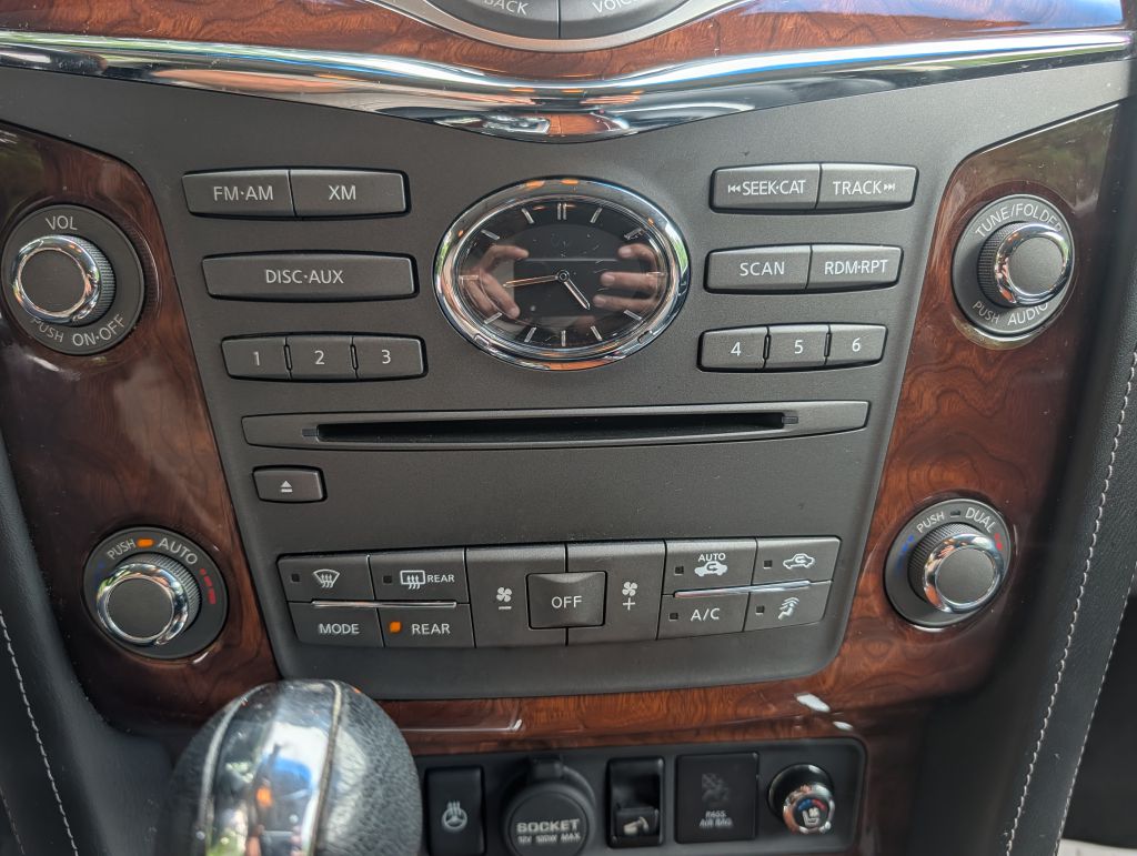 2017 INFINITI QX80 - RB4056
