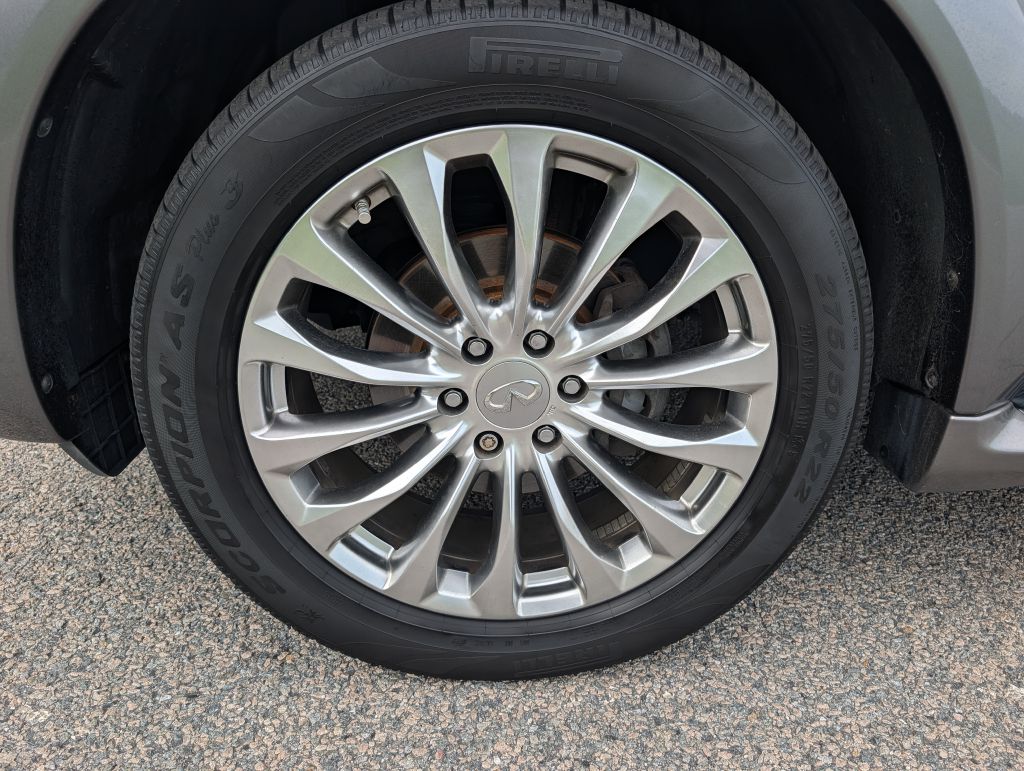 2017 INFINITI QX80 - RB4056