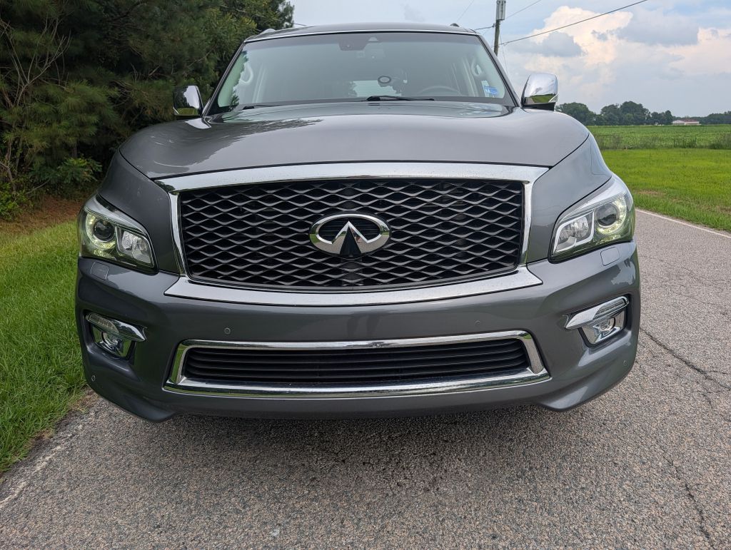 2017 INFINITI QX80 - RB4056