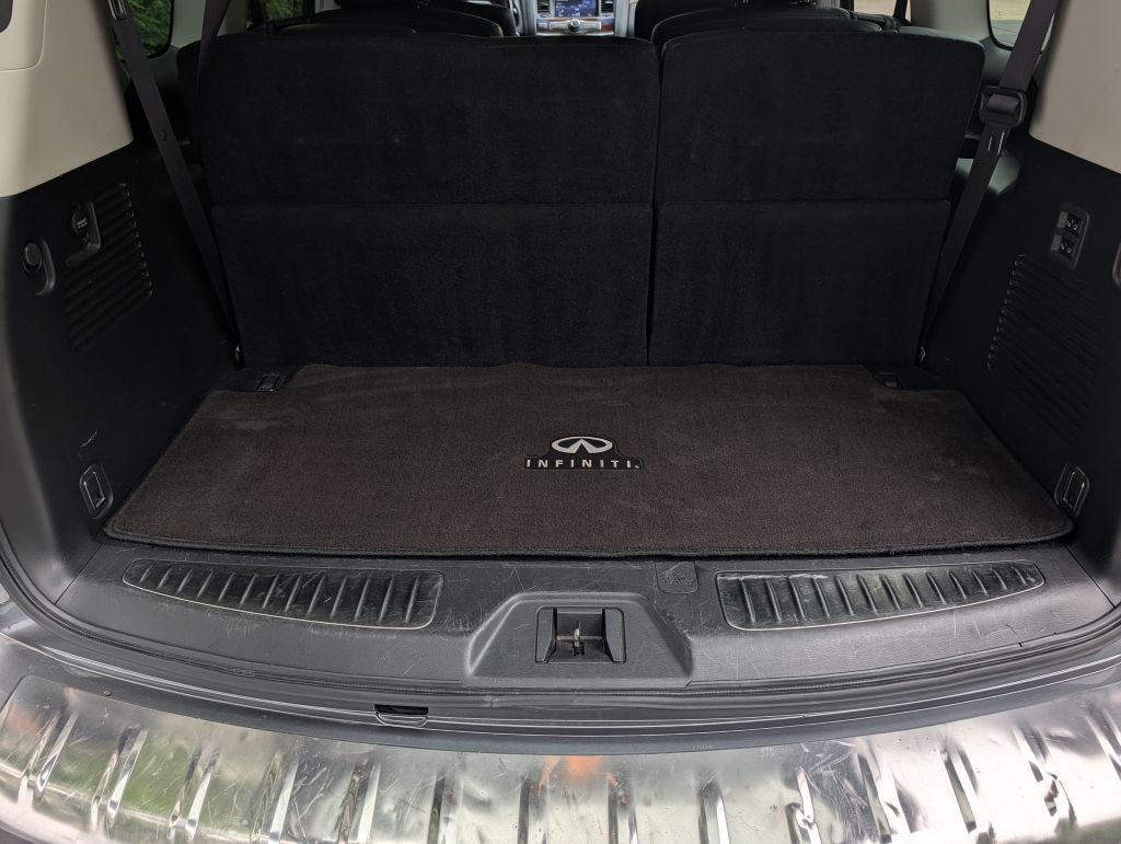 2017 INFINITI QX80 - RB4056