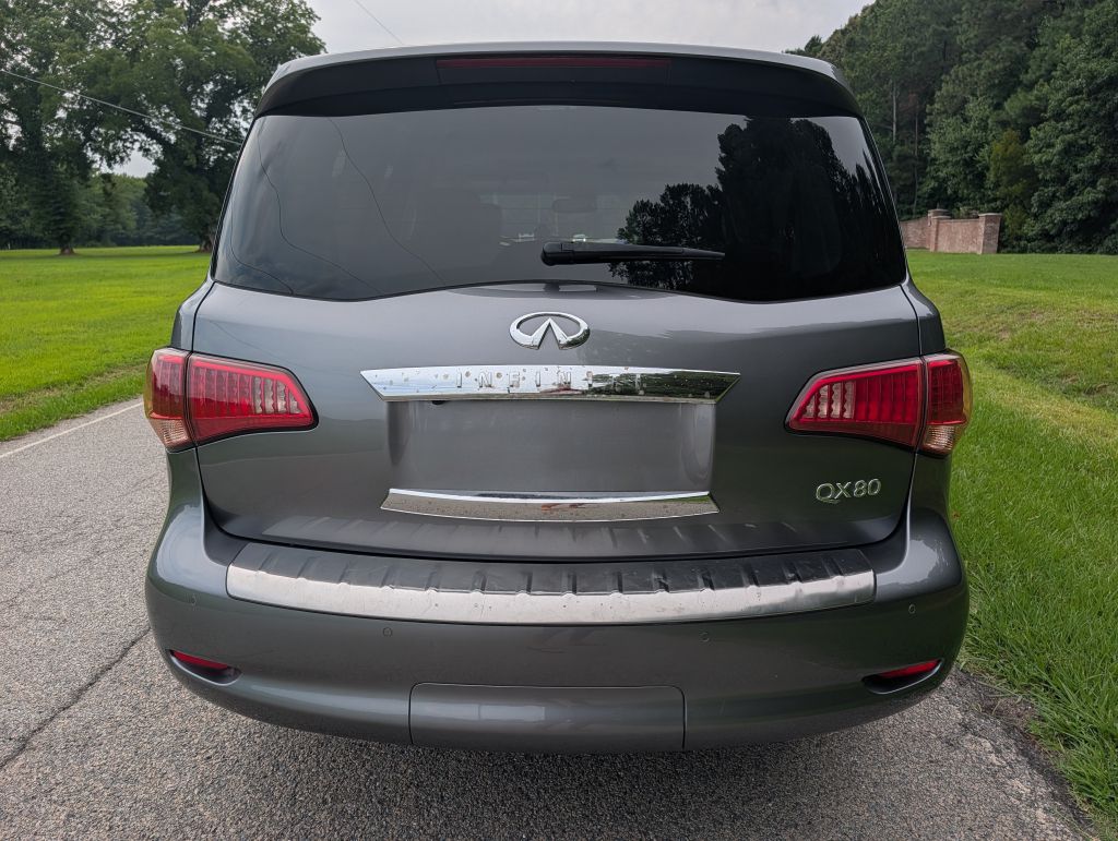 2017 INFINITI QX80 - RB4056