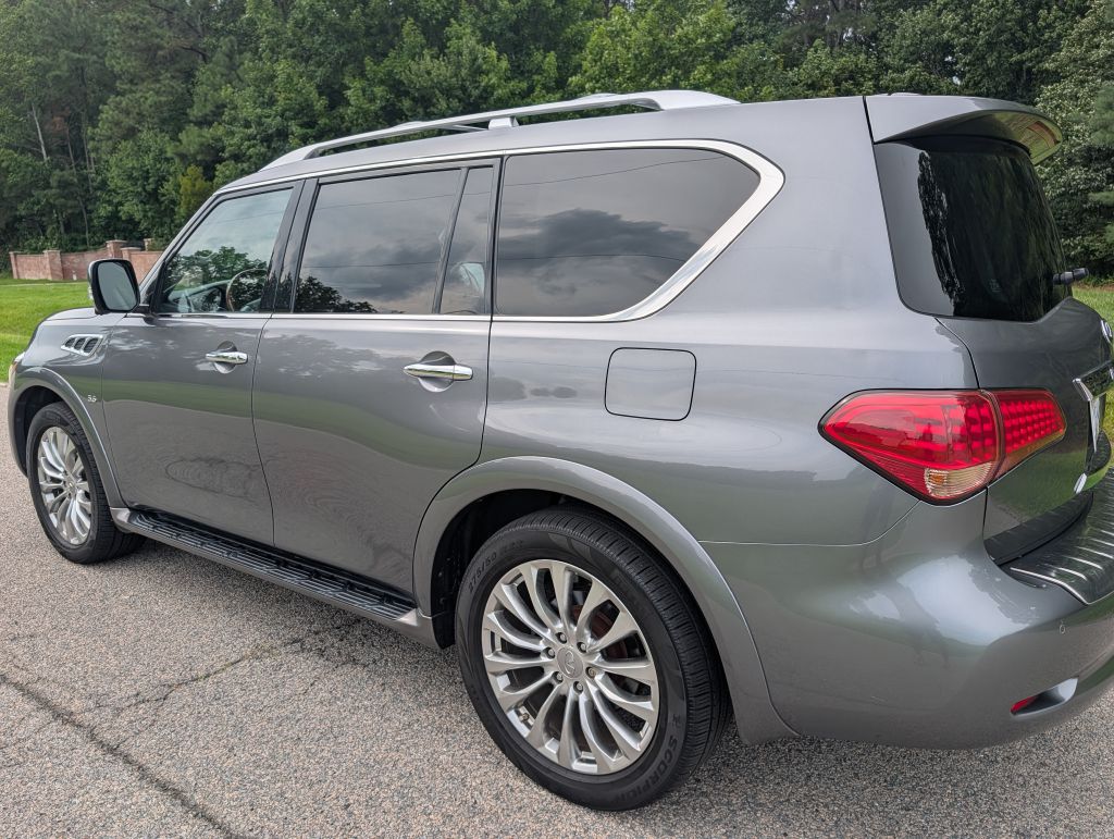 2017 INFINITI QX80 - RB4056