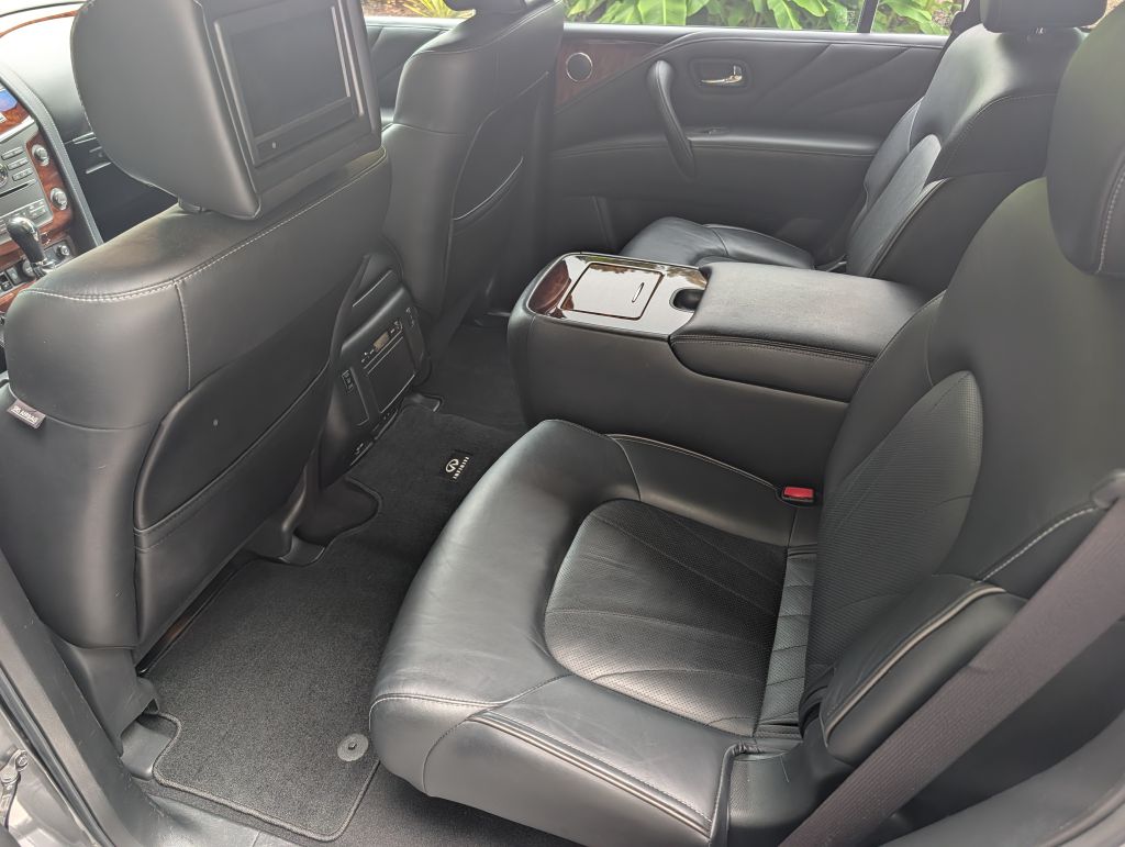 2017 INFINITI QX80 - RB4056