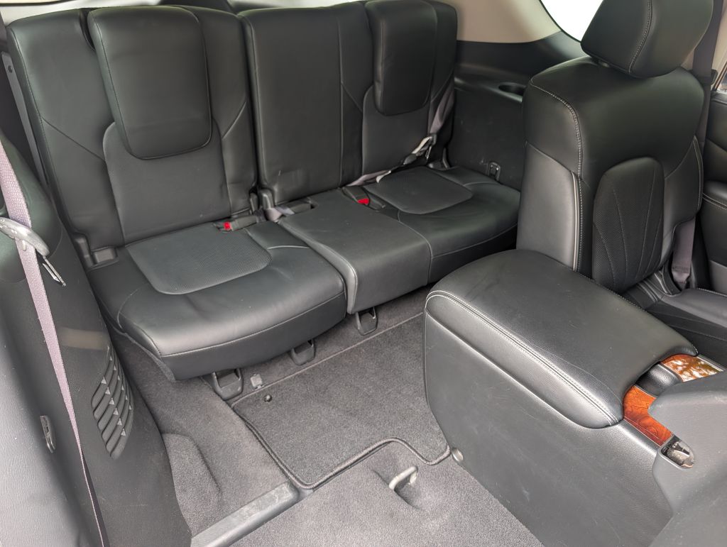 2017 INFINITI QX80 - RB4056