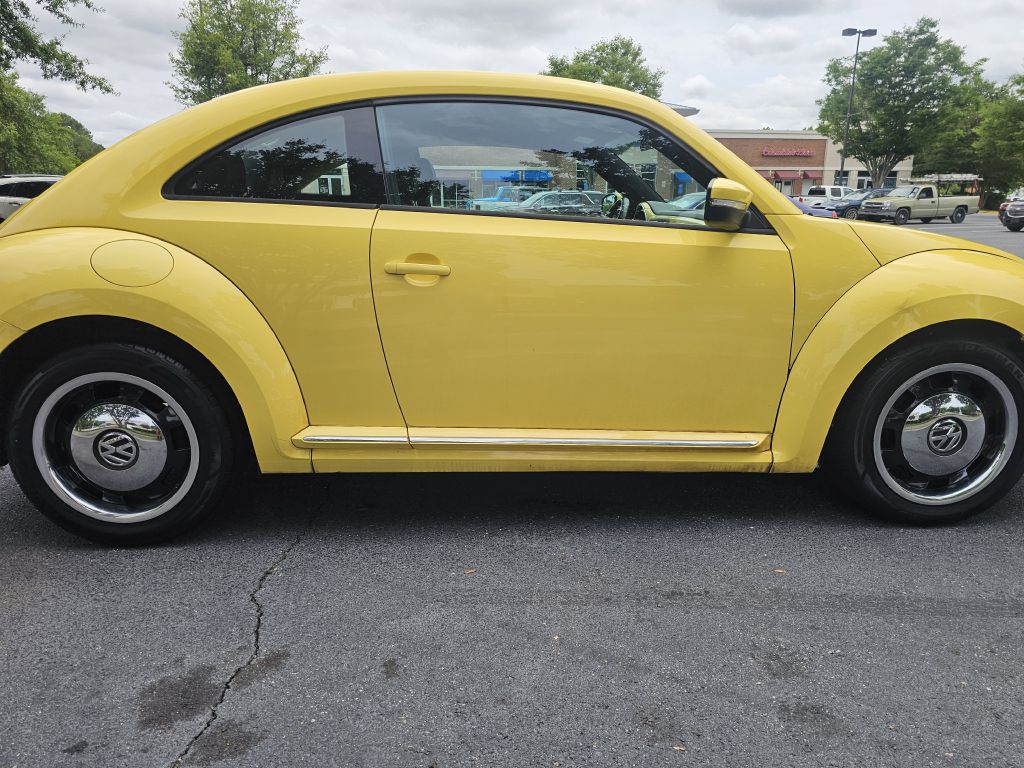 2012 VOLKSWAGEN BEETLE - T8859