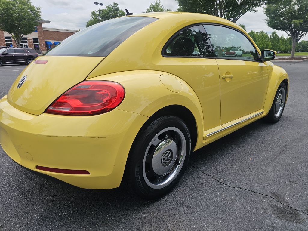 2012 VOLKSWAGEN BEETLE - T8859