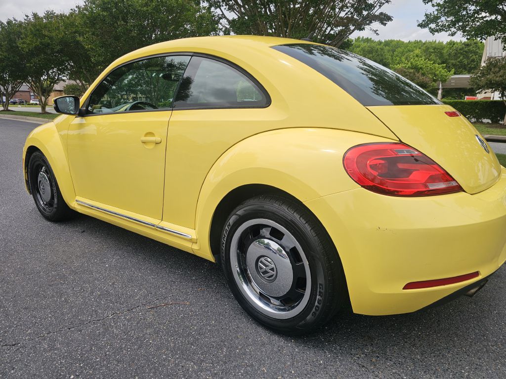 2012 VOLKSWAGEN BEETLE - T8859