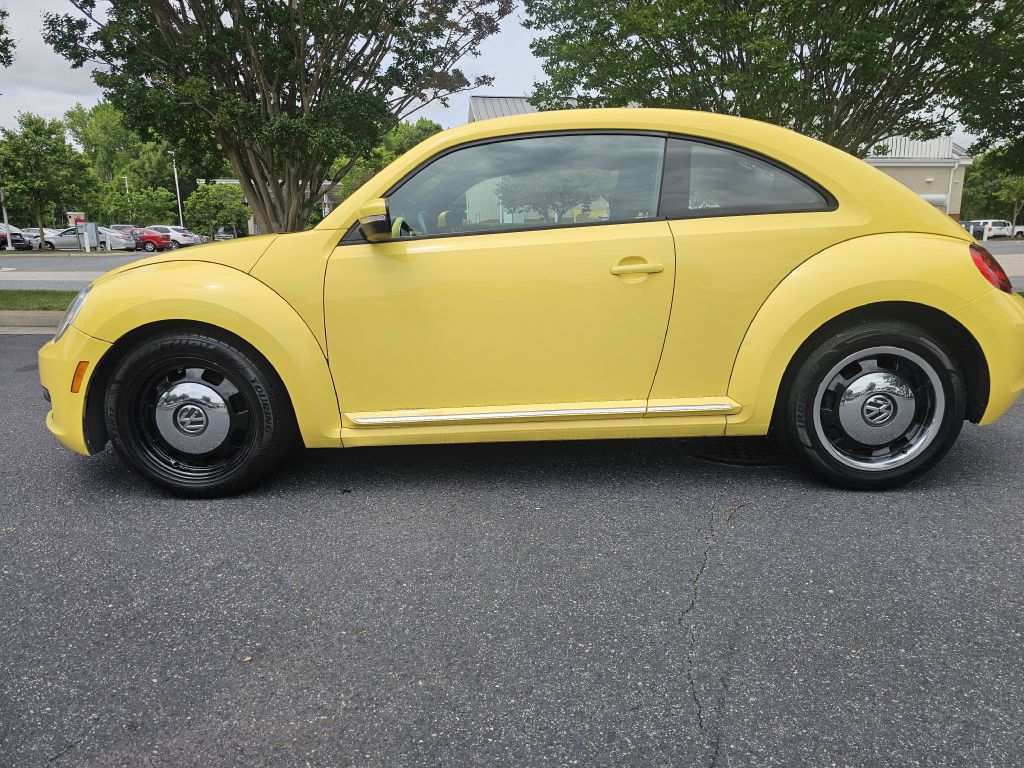 2012 VOLKSWAGEN BEETLE - T8859