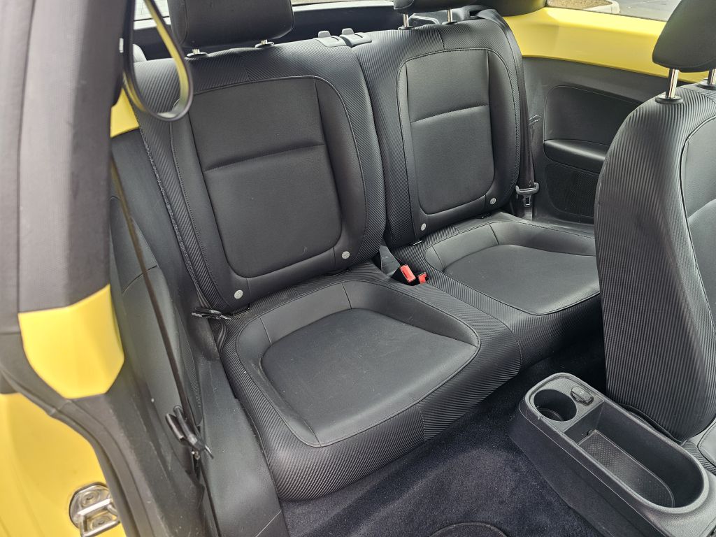 2012 VOLKSWAGEN BEETLE - T8859