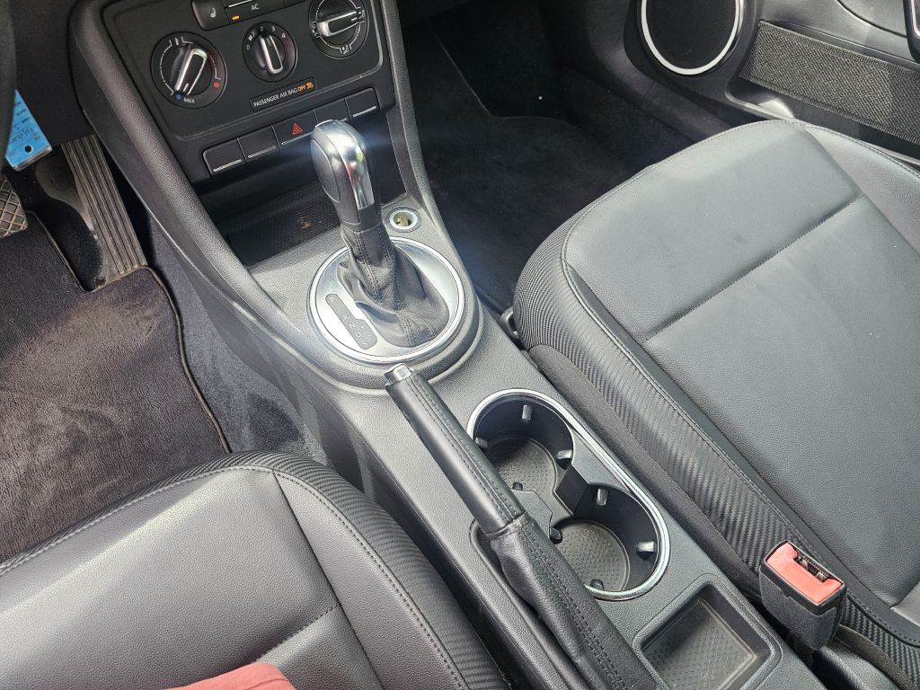 2012 VOLKSWAGEN BEETLE - T8859