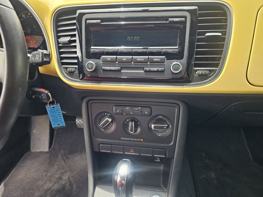 2012 VOLKSWAGEN BEETLE - T8859