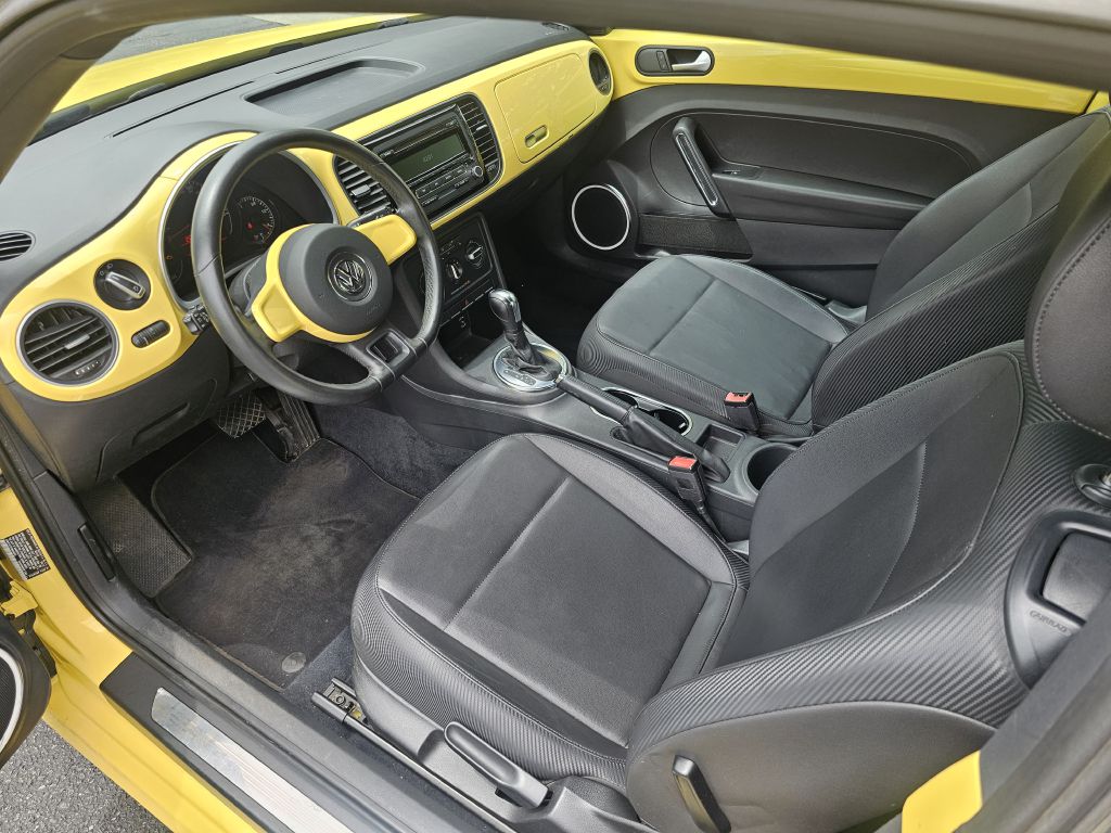 2012 VOLKSWAGEN BEETLE - T8859